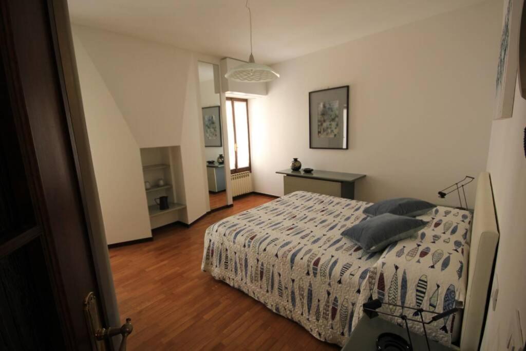 Daisy House: Nice Attic In The Historical Center 萨罗 外观 照片