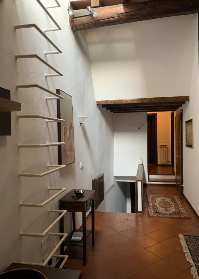 Daisy House: Nice Attic In The Historical Center 萨罗 外观 照片