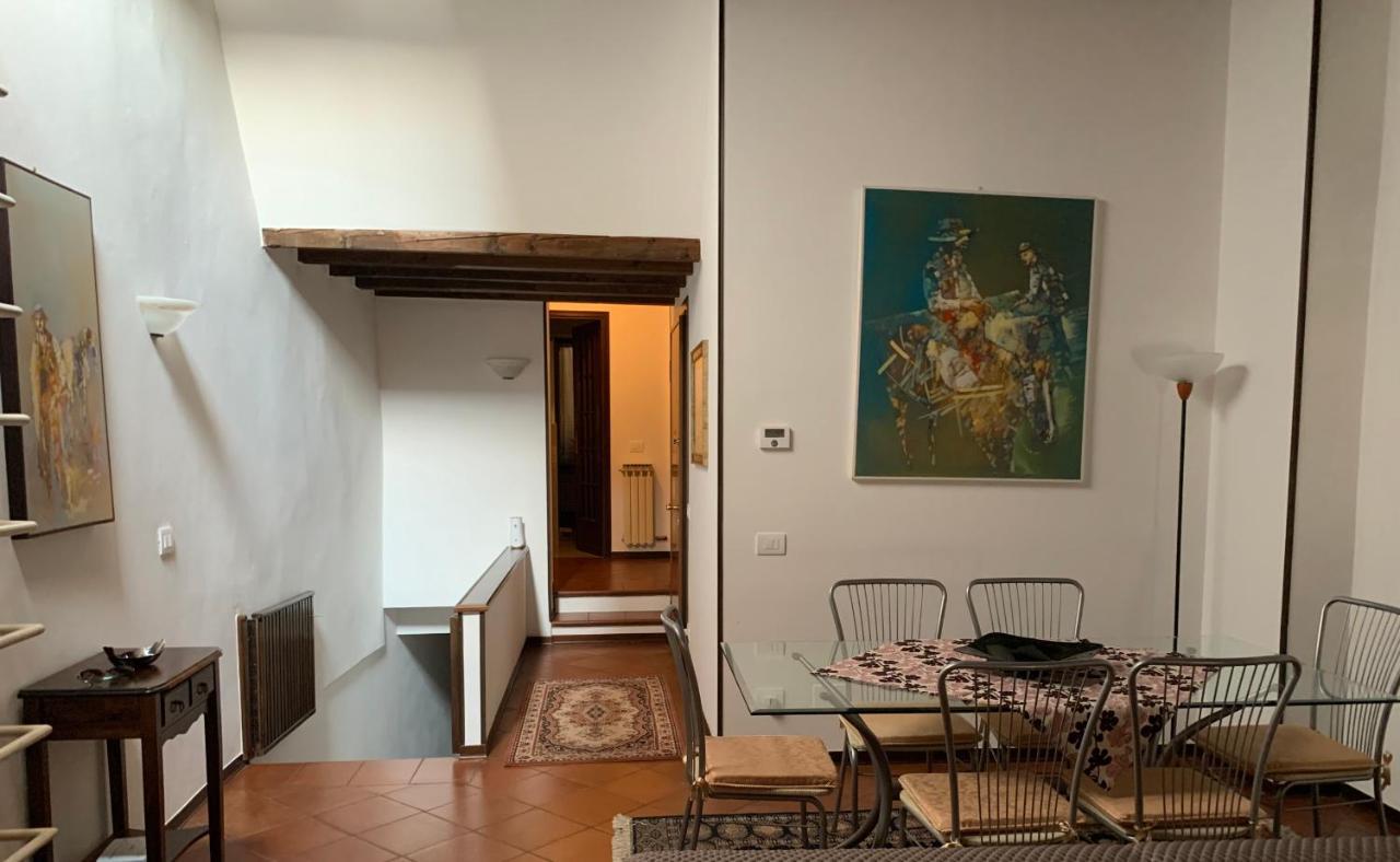 Daisy House: Nice Attic In The Historical Center 萨罗 外观 照片