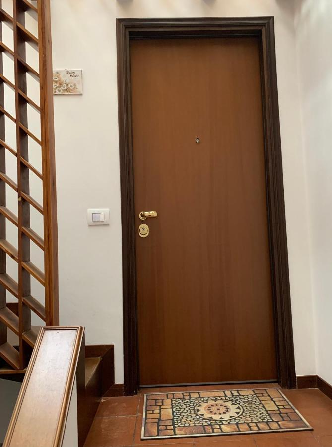 Daisy House: Nice Attic In The Historical Center 萨罗 外观 照片